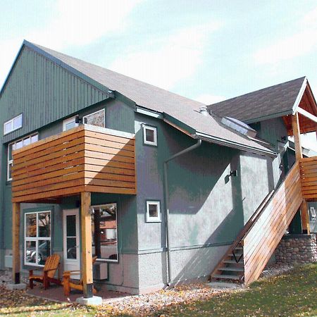 Waterton Lakes Lodge Resort Bagian luar foto