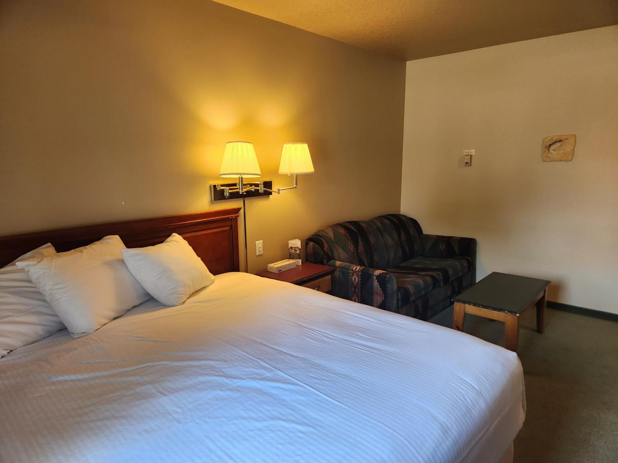 Waterton Lakes Lodge Resort Bagian luar foto
