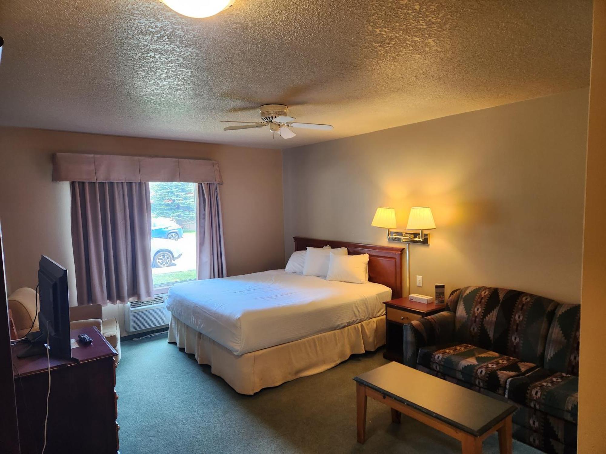 Waterton Lakes Lodge Resort Bagian luar foto