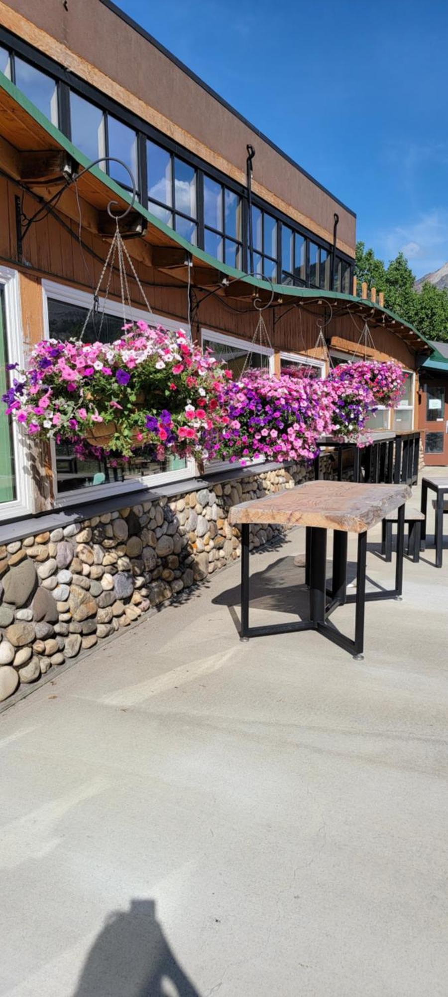 Waterton Lakes Lodge Resort Bagian luar foto