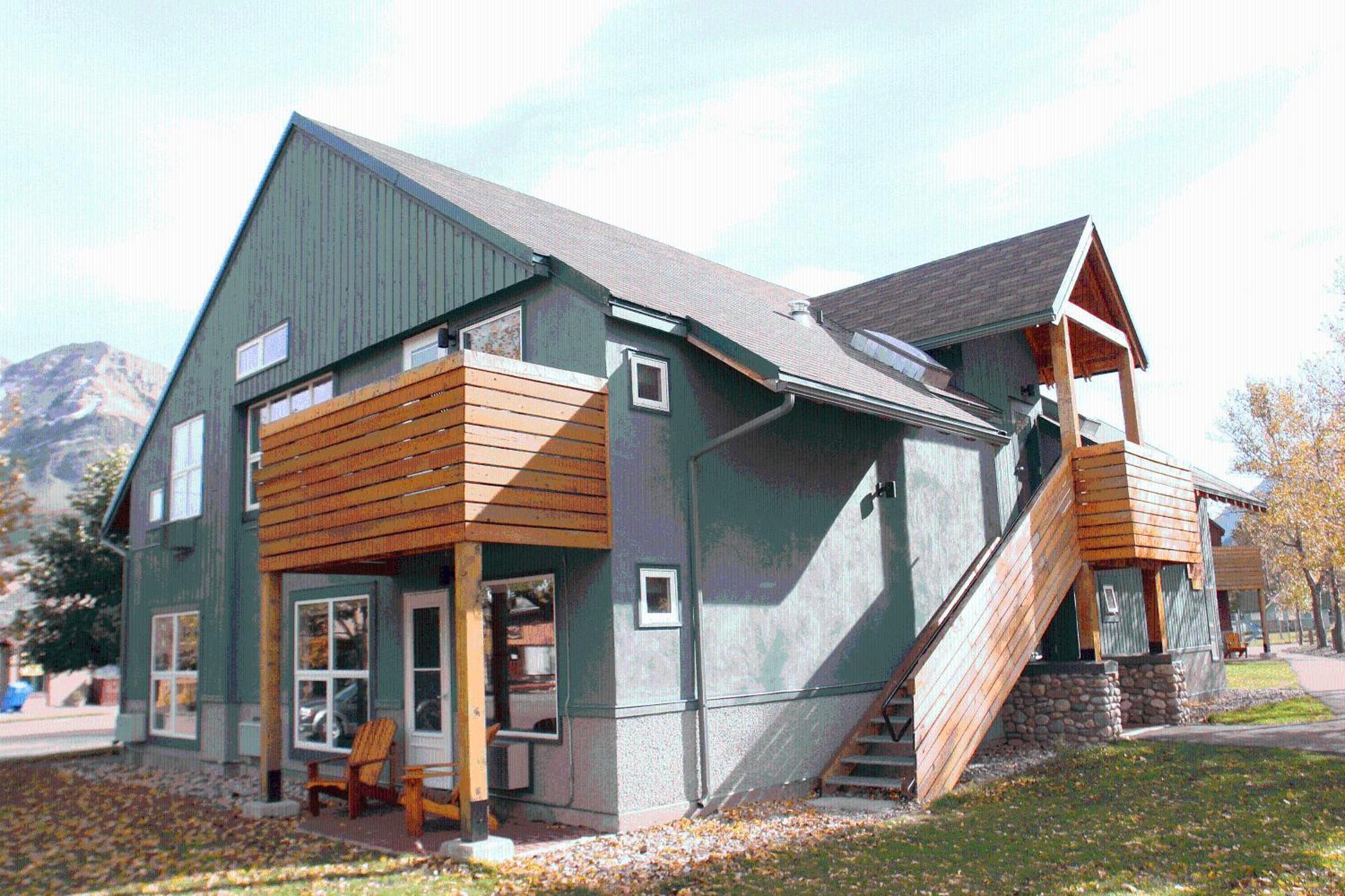 Waterton Lakes Lodge Resort Bagian luar foto